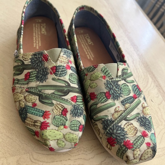 7W TOMS desert cactus Arizona Texas themed shoes flats - Picture 1 of 7